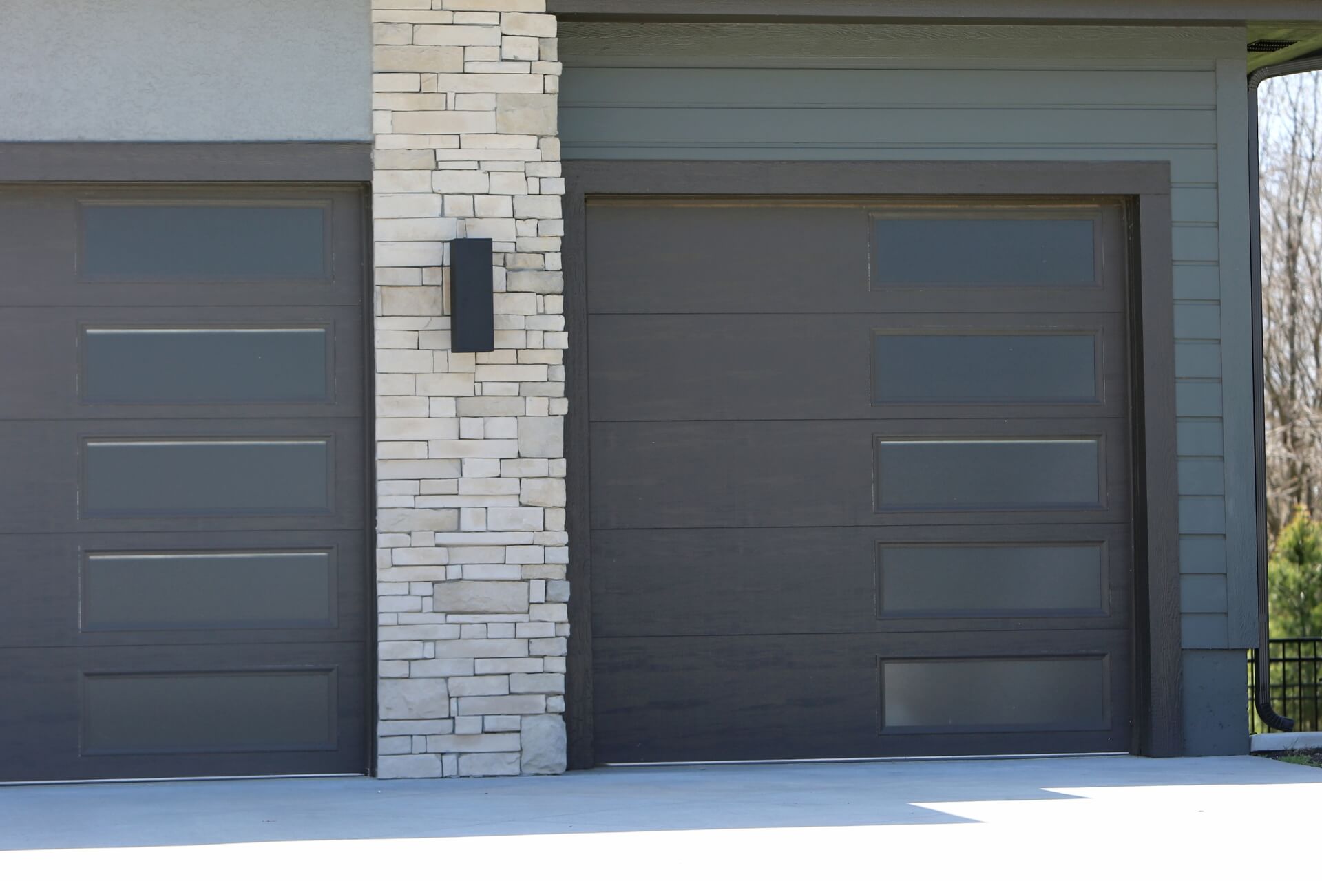 Garage door paint color