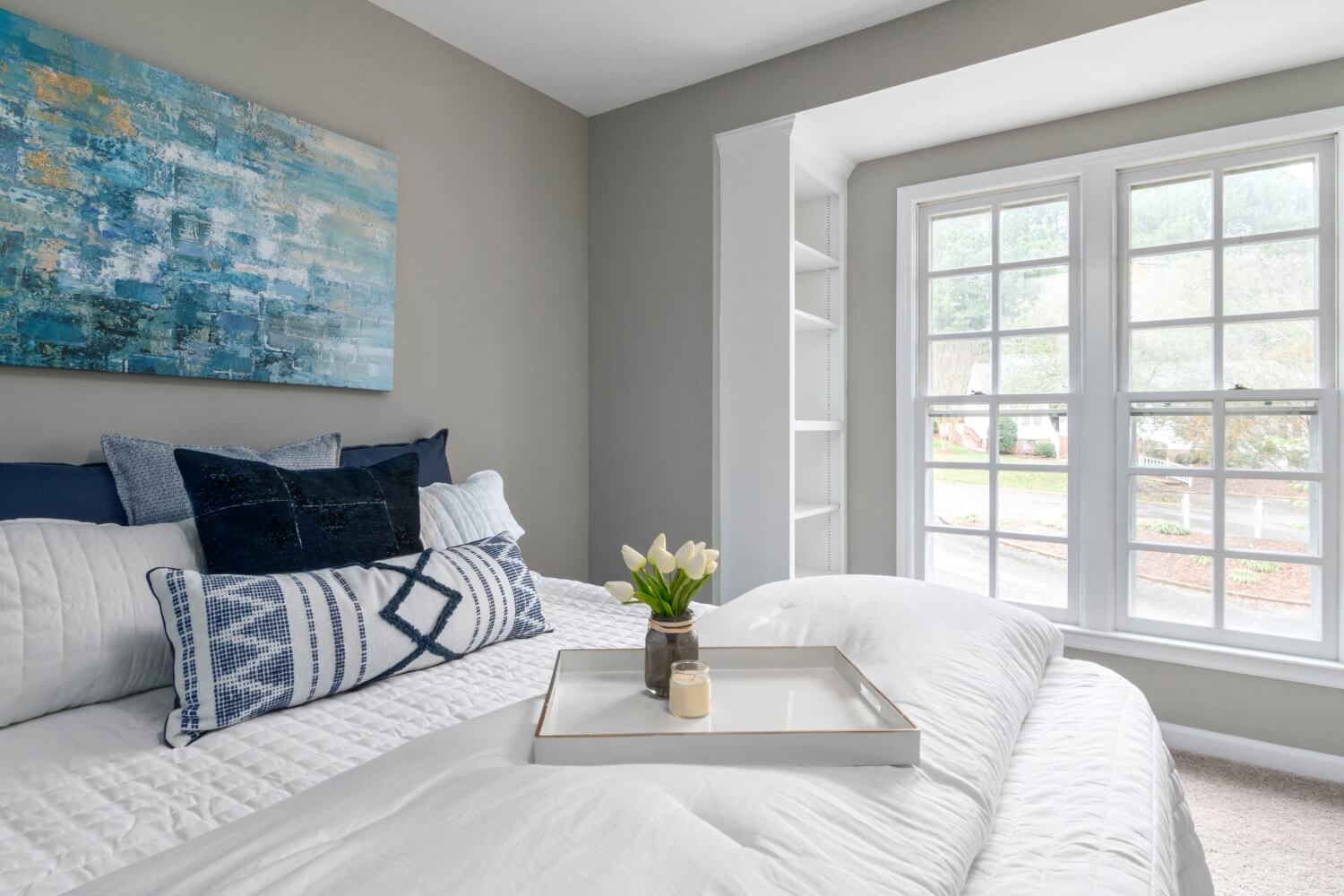 An Elegant Minimalist Bedroom